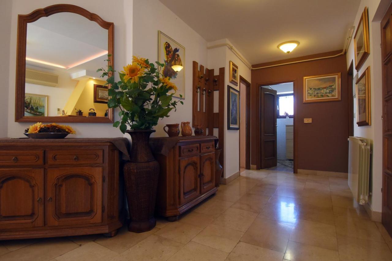Gallery Premium 99 Near Ammphiteatre With Garage 5 Days And More Gratis Apartment Пула Екстериор снимка