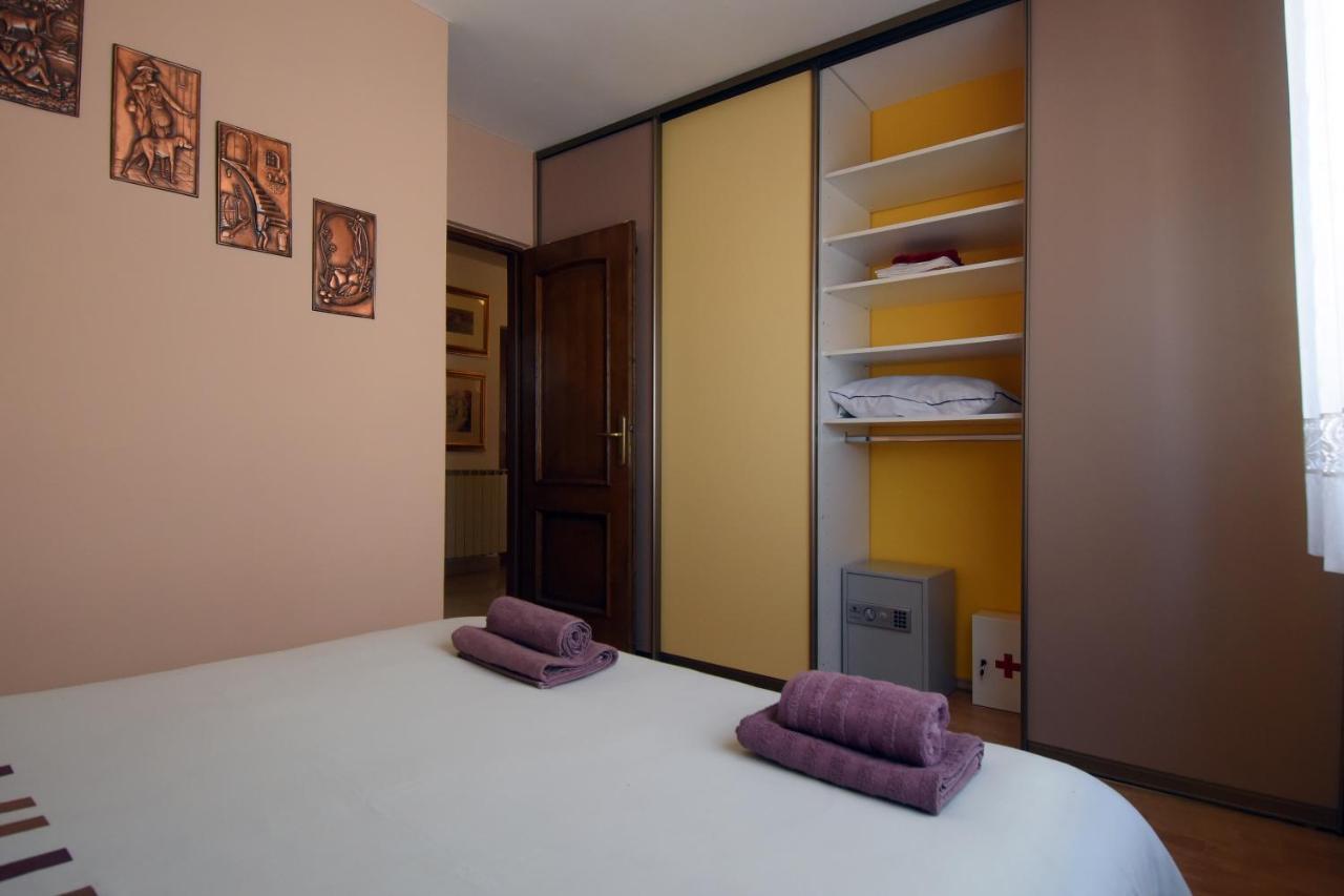 Gallery Premium 99 Near Ammphiteatre With Garage 5 Days And More Gratis Apartment Пула Екстериор снимка