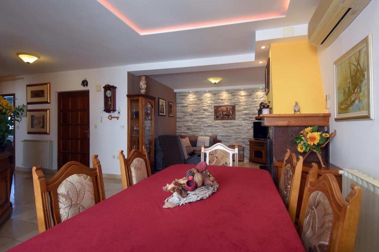 Gallery Premium 99 Near Ammphiteatre With Garage 5 Days And More Gratis Apartment Пула Екстериор снимка