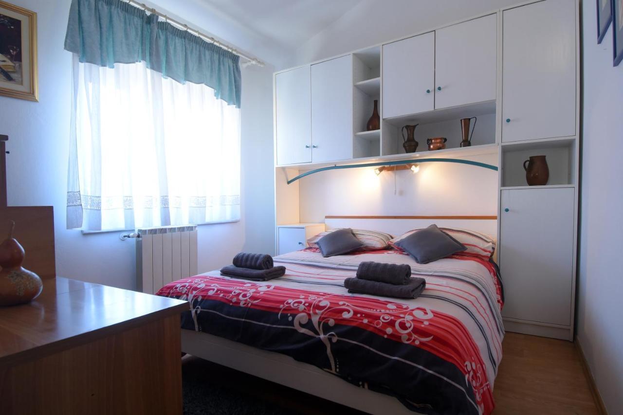 Gallery Premium 99 Near Ammphiteatre With Garage 5 Days And More Gratis Apartment Пула Екстериор снимка