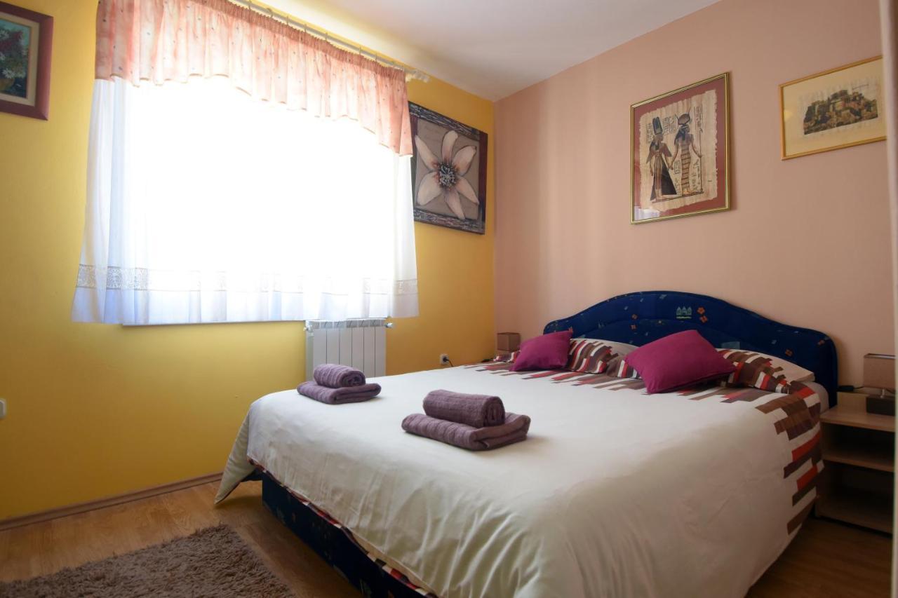 Gallery Premium 99 Near Ammphiteatre With Garage 5 Days And More Gratis Apartment Пула Екстериор снимка
